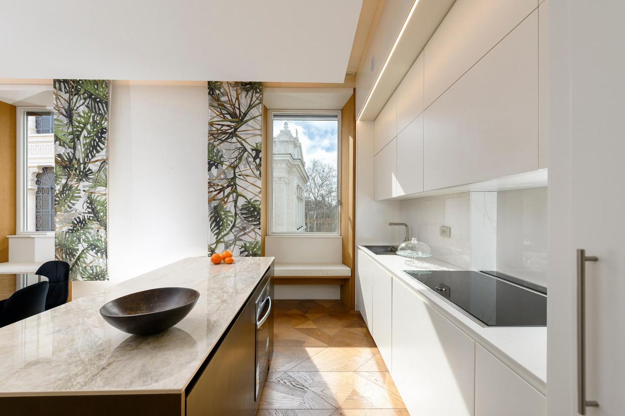 Moon River Luxury Apartment